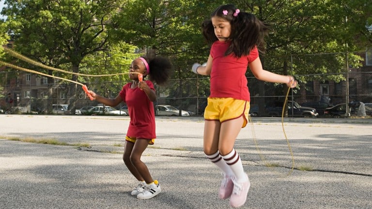 20 divertidas actividades preescolares de salto para aumentar la flexibilidad