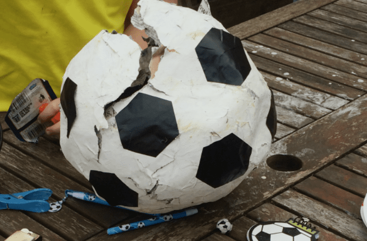  28 fantàstiques activitats de futbol per a nens